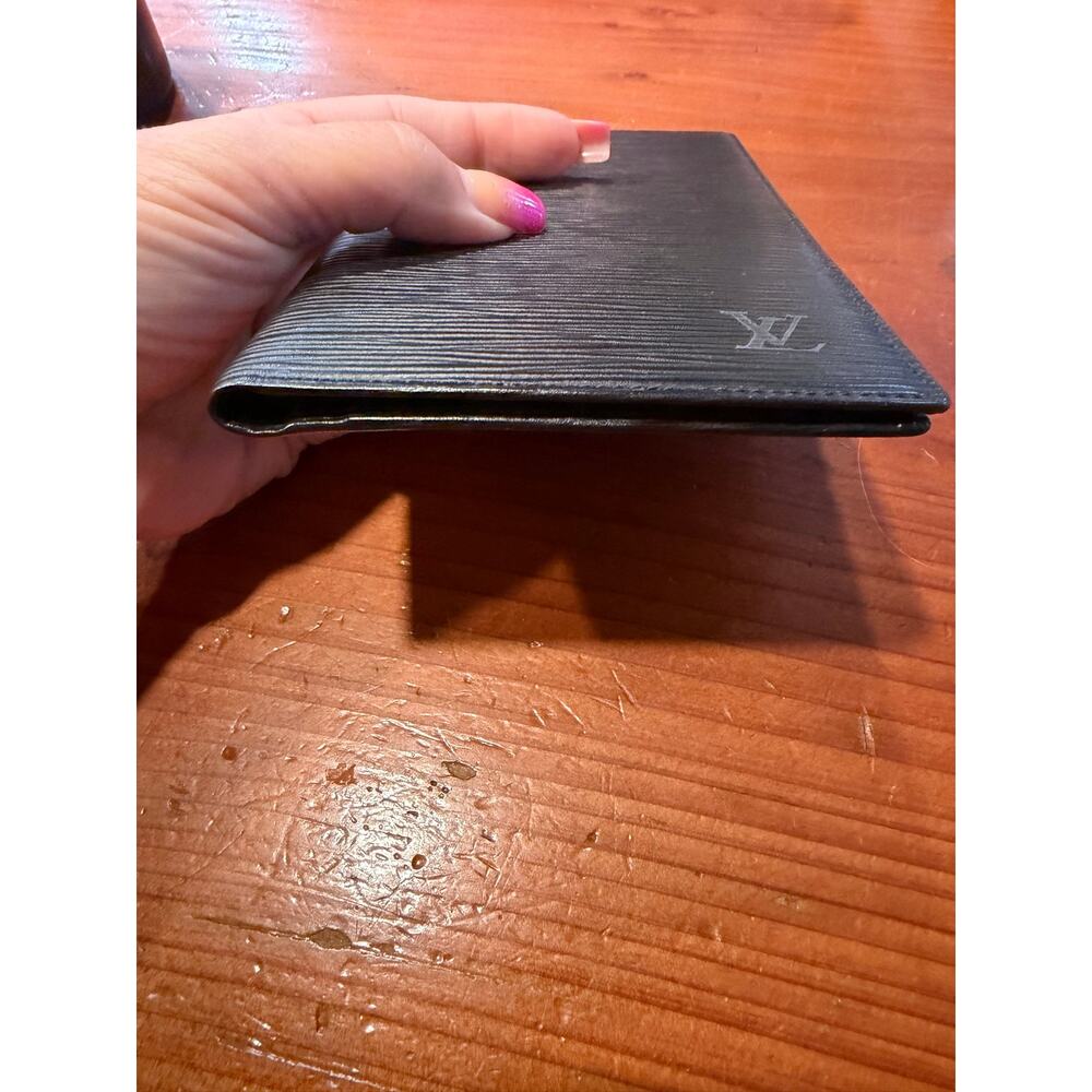 Louis Vuitton Black EPI Brazza Wallet - Picture 6 of 8